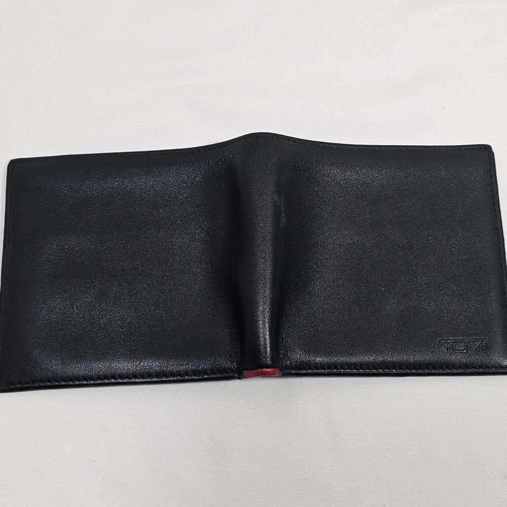 Tumi Mens Black Lesther Wallet With Red Details Bi Fold. - Picture 3 of 7